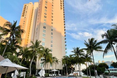 Condominio en venta en Aventura, Florida, 2 dormitorios, 187.66 m2 № 1992065 - foto 4