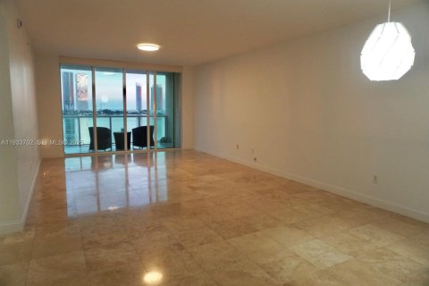 Condominio en venta en Aventura, Florida, 2 dormitorios, 187.66 m2 № 1992065 - foto 12