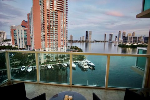Condominio en venta en Aventura, Florida, 2 dormitorios, 187.66 m2 № 1992065 - foto 5