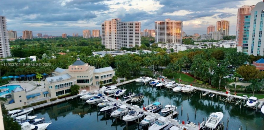 Condominio en Aventura, Florida, 2 dormitorios  № 1992065