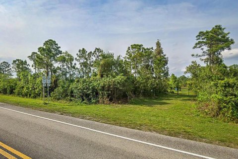 Commercial property in Jupiter, Florida № 2245277 - photo 2