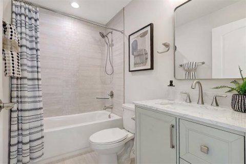 Купить виллу или дом в Сарасота, Флорида 8 комнат, 128.21м2, № 1586590 - фото 25