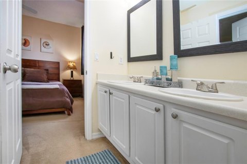 Купить кондоминиум в Сарасота, Флорида 8 комнат, 126.25м2, № 2100757 - фото 28