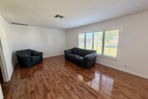 House in Royal Palm Beach, Florida 4 bedrooms, 185.8 sq.m. № 2086932 - photo 5