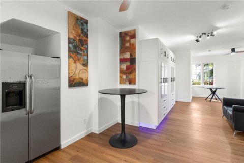 Снять в аренду кондоминиум в Майами-Бич, Флорида 2 спальни, 70.88м2, № 2030855 - фото 13