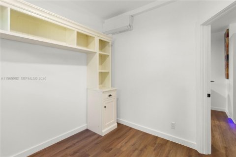 Снять в аренду кондоминиум в Майами-Бич, Флорида 2 спальни, 70.88м2, № 2030855 - фото 22