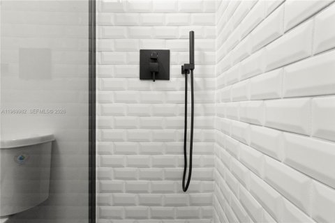 Снять в аренду кондоминиум в Майами-Бич, Флорида 2 спальни, 70.88м2, № 2030855 - фото 26