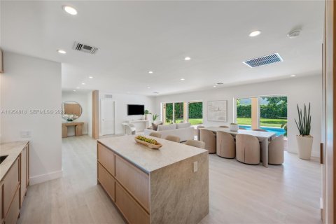 Villa ou maison à louer à Pinecrest, Floride: 4 chambres, 199.55 m2 № 2010858 - photo 10
