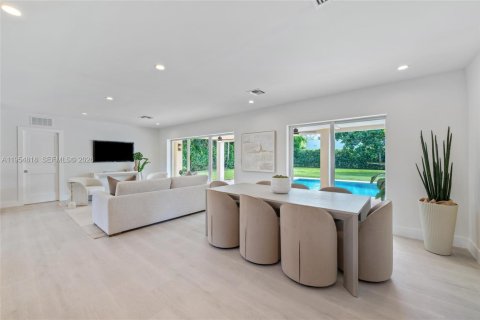 Villa ou maison à louer à Pinecrest, Floride: 4 chambres, 199.55 m2 № 2010858 - photo 12