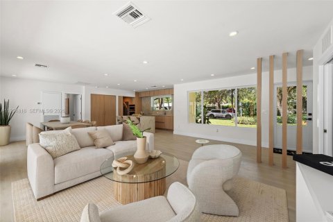 Villa ou maison à louer à Pinecrest, Floride: 4 chambres, 199.55 m2 № 2010858 - photo 4