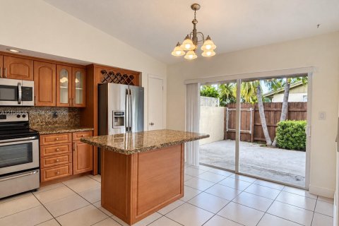 Touwnhouse à louer à Miami, Floride: 3 chambres, 94.3 m2 № 2412990 - photo 7