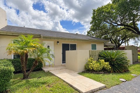 Touwnhouse à Miami, Floride 3 chambres, 94.3 m2 № 2412990