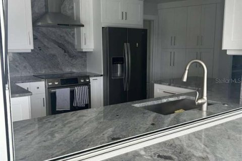 Casa en venta en Clearwater, Florida, 4 dormitorios, 202.81 m2 № 1582286 - foto 8