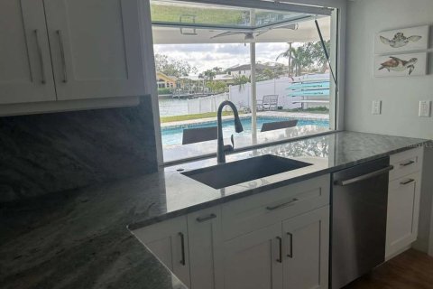 Casa en venta en Clearwater, Florida, 4 dormitorios, 202.81 m2 № 1582286 - foto 5