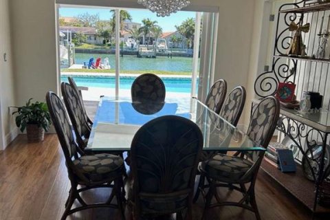 Casa en venta en Clearwater, Florida, 4 dormitorios, 202.81 m2 № 1582286 - foto 17
