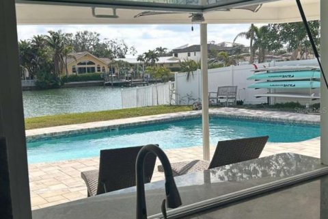 Casa en venta en Clearwater, Florida, 4 dormitorios, 202.81 m2 № 1582286 - foto 6
