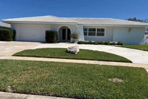 Casa en venta en Clearwater, Florida, 4 dormitorios, 202.81 m2 № 1582286 - foto 1
