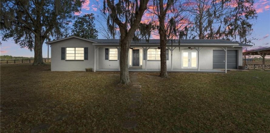 Casa en Floral City, Florida 3 dormitorios, 243.96 m2 № 1541813