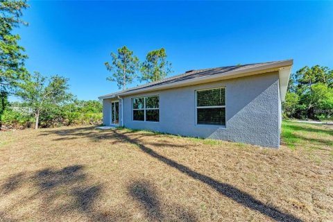 House in Port Charlotte, Florida 4 bedrooms, 180.32 sq.m. № 2229862 - photo 18