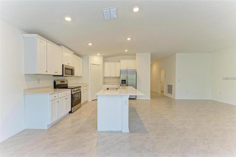 House in Port Charlotte, Florida 4 bedrooms, 180.32 sq.m. № 2229862 - photo 16