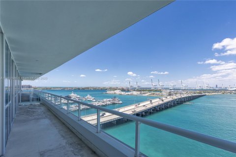 Copropriété à vendre à Miami Beach, Floride: 2 chambres, 139.26 m2 № 2013625 - photo 9