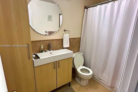 Condo in Miami, Florida, 2 bedrooms № 2031305 - photo 10