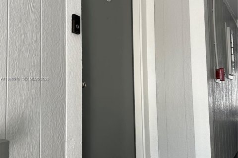 Condo in Miami, Florida, 2 bedrooms № 2031305 - photo 22