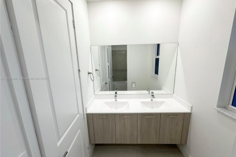Casa en venta en Davie, Florida, 5 dormitorios, 367.71 m2 № 1882112 - foto 20