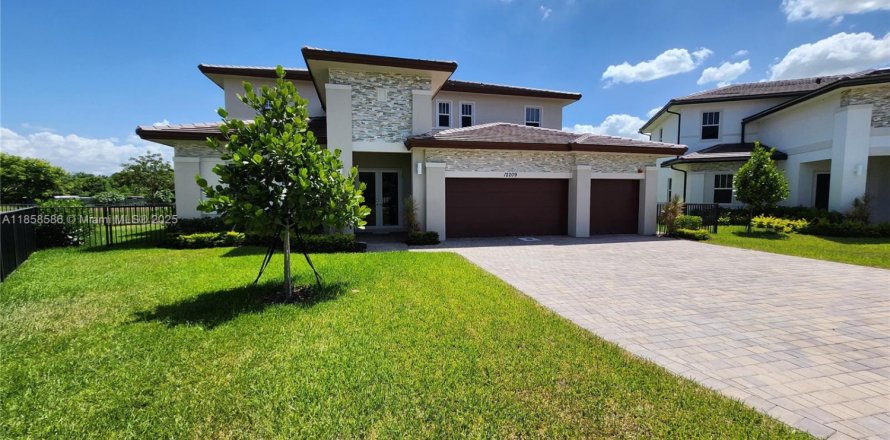 Casa en Davie, Florida 5 dormitorios, 367.71 m2 № 1882112