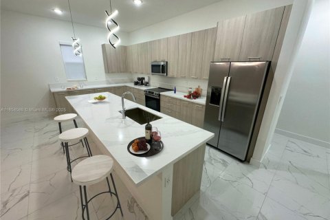 Casa en venta en Davie, Florida, 5 dormitorios, 367.71 m2 № 1882112 - foto 7