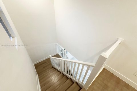 Casa en venta en Davie, Florida, 5 dormitorios, 367.71 m2 № 1882112 - foto 12