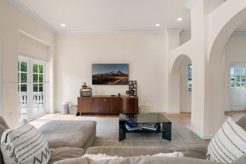 Casa en venta en Coral Gables, Florida, 6 dormitorios, 597.83 m2 № 1859359 - foto 11