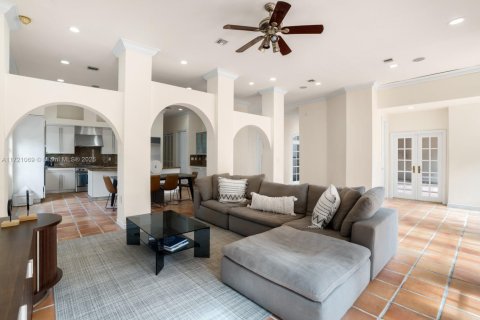 Casa en venta en Coral Gables, Florida, 6 dormitorios, 597.83 m2 № 1859359 - foto 10