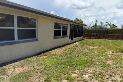 House in Holiday, Florida 2 bedrooms, 111.11 sq.m. № 2198862 - photo 26