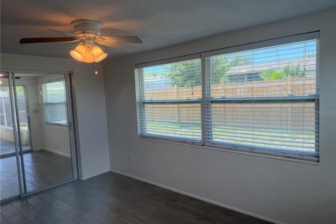House in Holiday, Florida 2 bedrooms, 111.11 sq.m. № 2198862 - photo 13