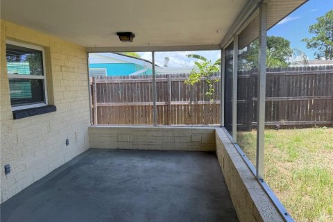 House in Holiday, Florida 2 bedrooms, 111.11 sq.m. № 2198862 - photo 23