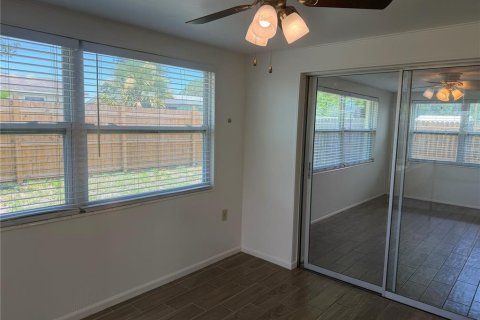 House in Holiday, Florida 2 bedrooms, 111.11 sq.m. № 2198862 - photo 14