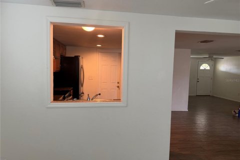 House in Holiday, Florida 2 bedrooms, 111.11 sq.m. № 2198862 - photo 11