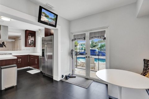 Villa ou maison à vendre à North Miami, Floride: 4 chambres, 196.49 m2 № 2035304 - photo 23