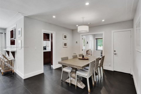 Villa ou maison à vendre à North Miami, Floride: 4 chambres, 196.49 m2 № 2035304 - photo 29