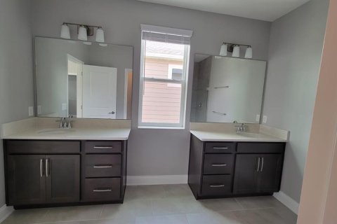 House in DeBary, Florida 4 bedrooms, 217.48 sq.m. № 1843806 - photo 12