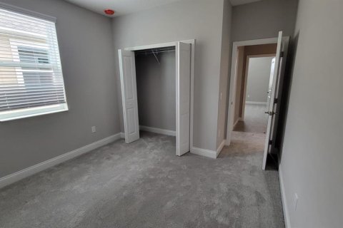 House in DeBary, Florida 4 bedrooms, 217.48 sq.m. № 1843806 - photo 20