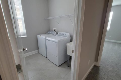 House in DeBary, Florida 4 bedrooms, 217.48 sq.m. № 1843806 - photo 19