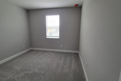 House in DeBary, Florida 4 bedrooms, 217.48 sq.m. № 1843806 - photo 16