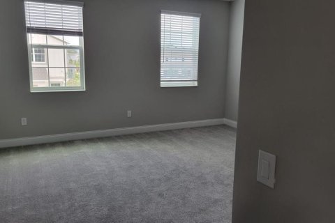 House in DeBary, Florida 4 bedrooms, 217.48 sq.m. № 1843806 - photo 25