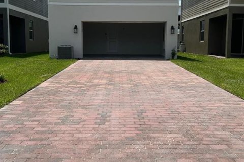 House in DeBary, Florida 4 bedrooms, 217.48 sq.m. № 1843806 - photo 10