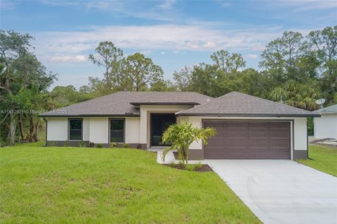 Villa ou maison à vendre à Lehigh Acres, Floride: 3 chambres, 171.22 m2 № 1814207 - photo 1