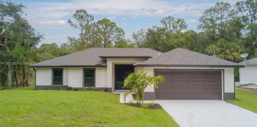 Villa ou maison à Lehigh Acres, Floride 3 chambres, 171.22 m2 № 1814207