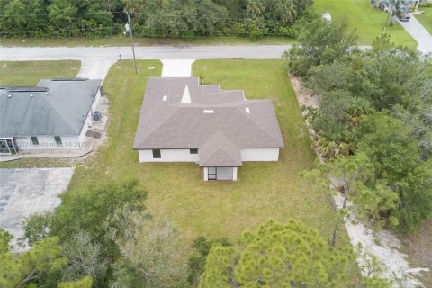 Villa ou maison à vendre à Lehigh Acres, Floride: 3 chambres, 171.22 m2 № 1814207 - photo 21