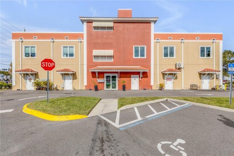 Propiedad comercial en alquiler en New Smyrna Beach, Florida № 1812932 - foto 6